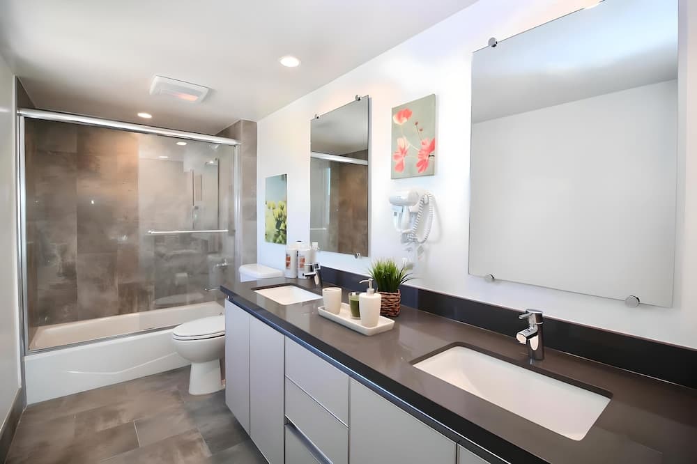 Los Angeles Deluxe Suites - 2 Bedrooms & 2 Bathrooms, Los Angeles, photo 6