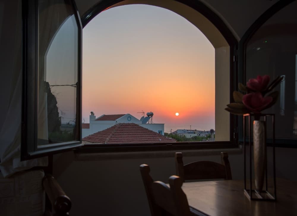 Skandalis Apartments With Pool, Chania