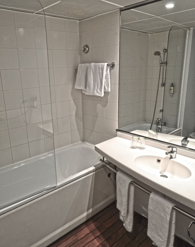 Art Hotel Paris Est, Pantin, photo 6