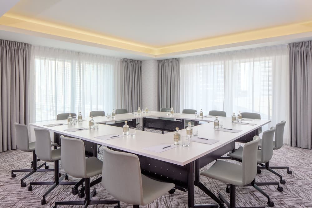 Staybridge Suites Dubai Internet City by IHG, Dubai, photo 3