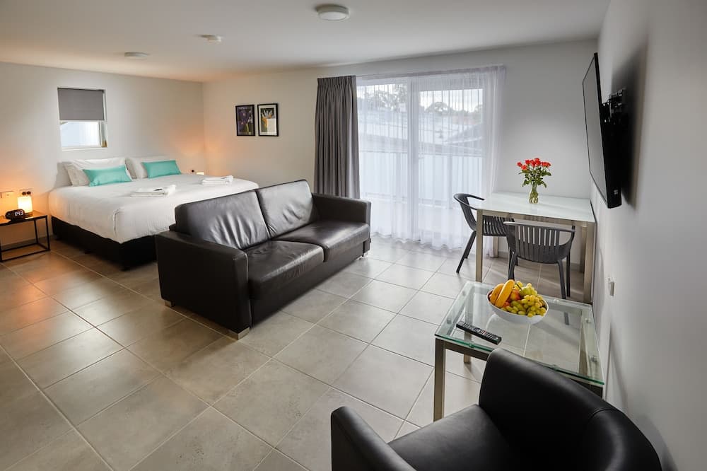 East Maitland Executive Apartments, East Maitland, photo 2