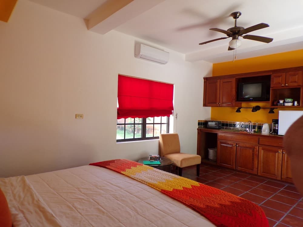 Bamboleo Inn Belize, Ladyville, photo 2