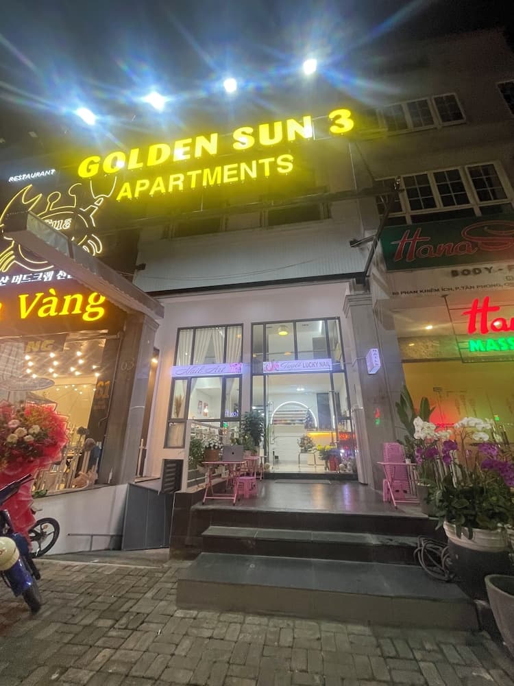 Building at Golden Sun 3 Apartments