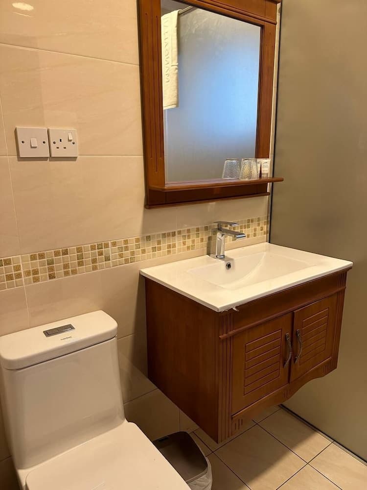 MANSAH PLUS, Accra, photo 3