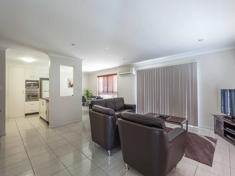 Annand Mews Serviced Apartments, Harristown, photo 2