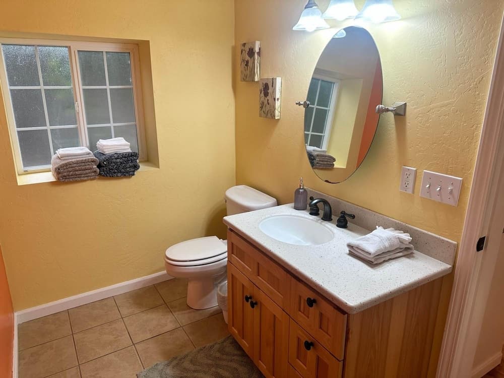 Medford Home and 2 Condos With Pool and Hot tub, Medford, photo 4
