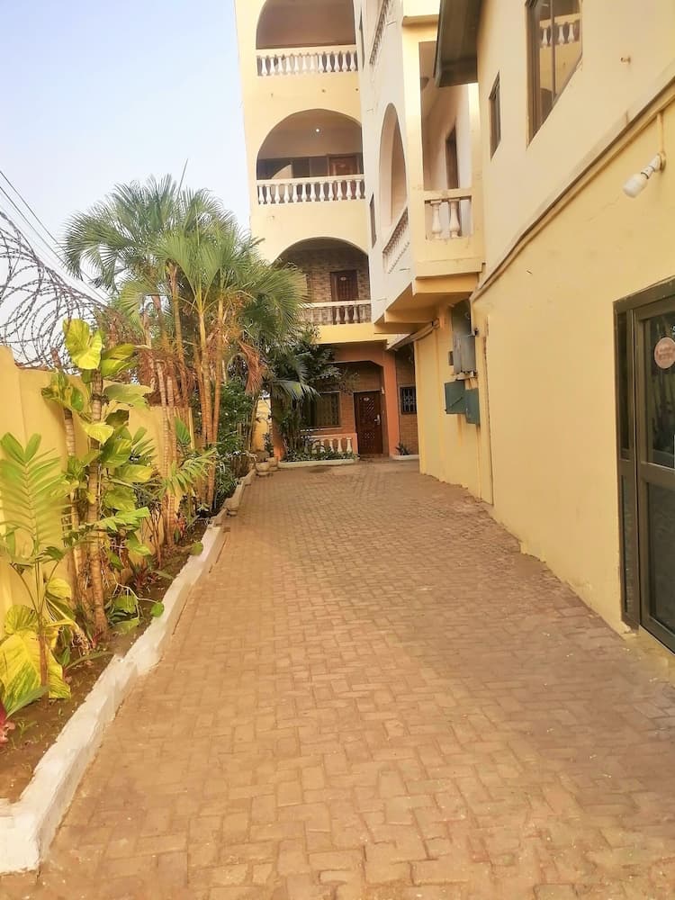 Vacation Inn Hotel, Accra