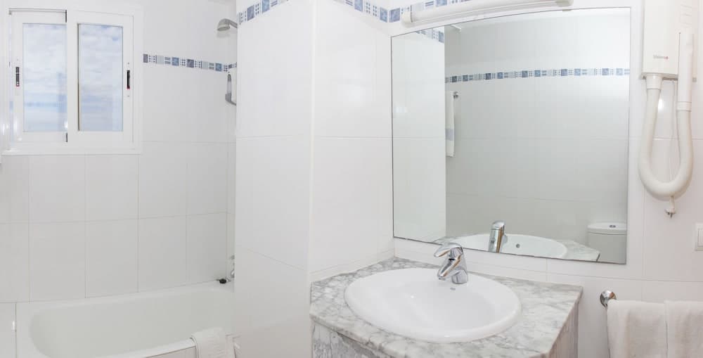 Apartamentos Mar y Playa, Ibiza Town, photo 2