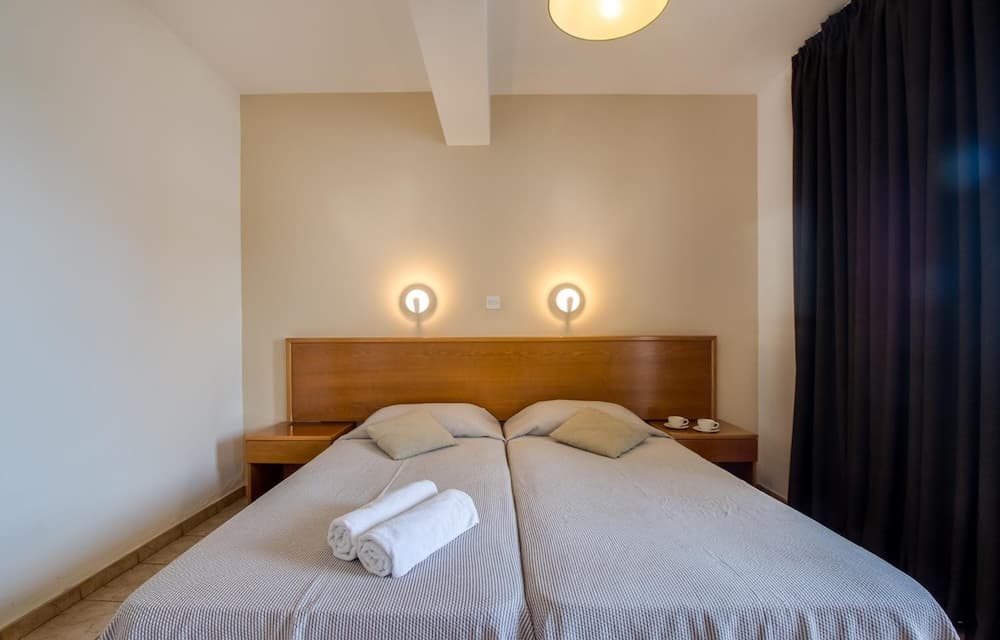 Captain Karas Holiday Apartments, Paralimni, photo 4