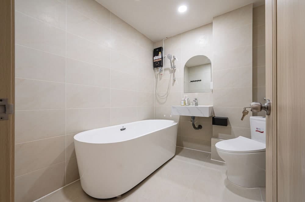 Home by CR Concept in The Center, Ho Chi Minh City, photo 4