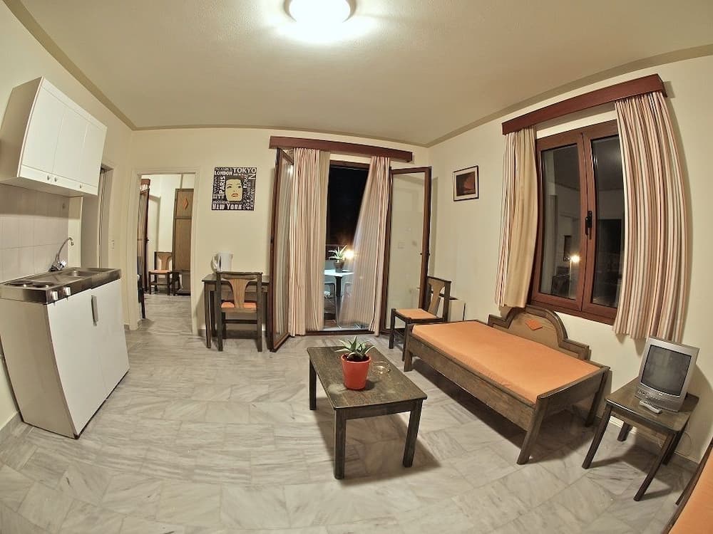 Alexandros M, Platanias, photo 6
