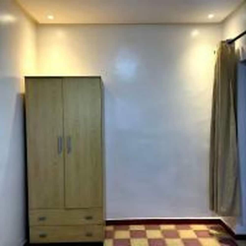 le studio du lac, Lalla Takarkoust