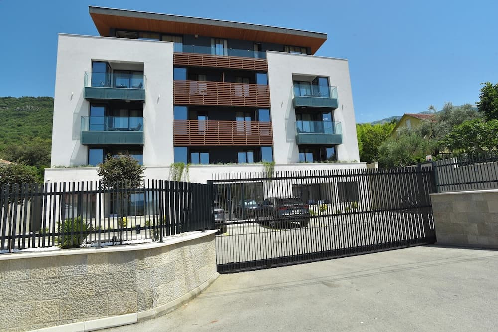 RESIDENZA, Kotor