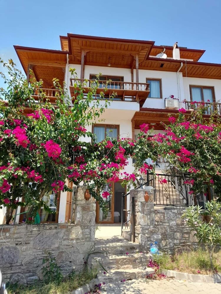 Koparan Apart Otel, Ula