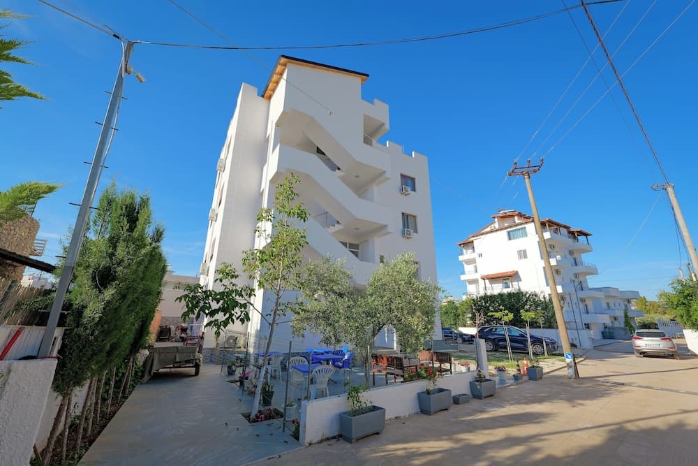 Central Garden Residence Sofia - Free Parking, Ksamil