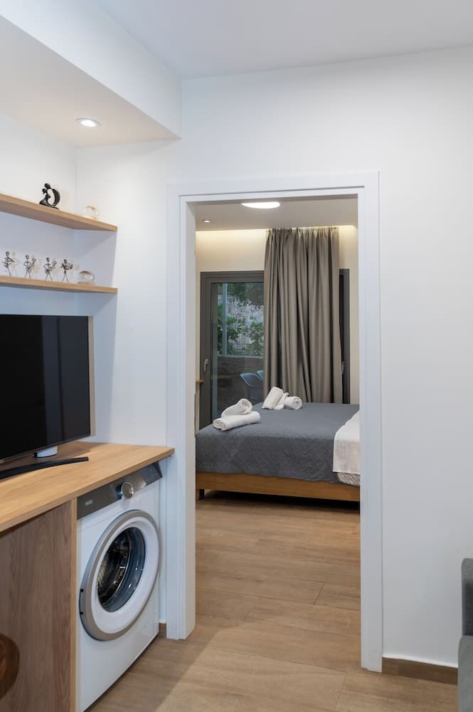 Enalis Studios & Apartments, Chios