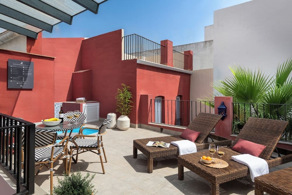 Casa Palacio Bailén by Magno Apartments, Seville