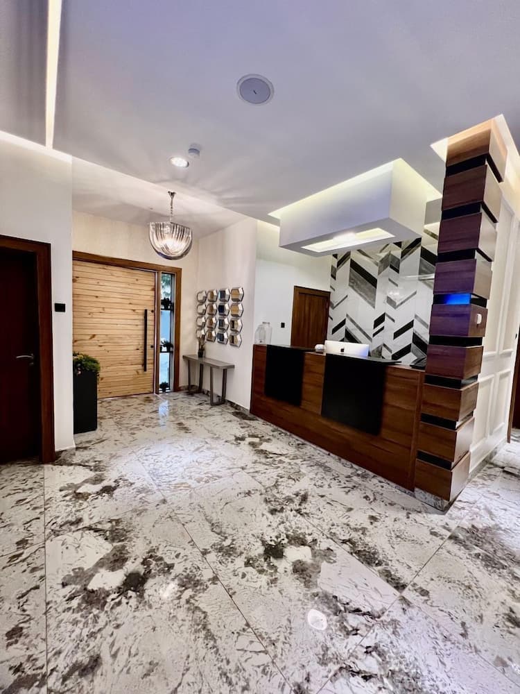 Luxor Apartments, Asaba