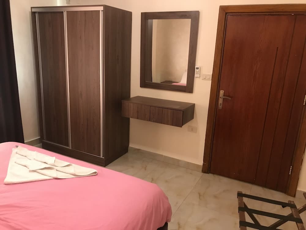 Suzan Studios & Apartments, Amman, photo 2