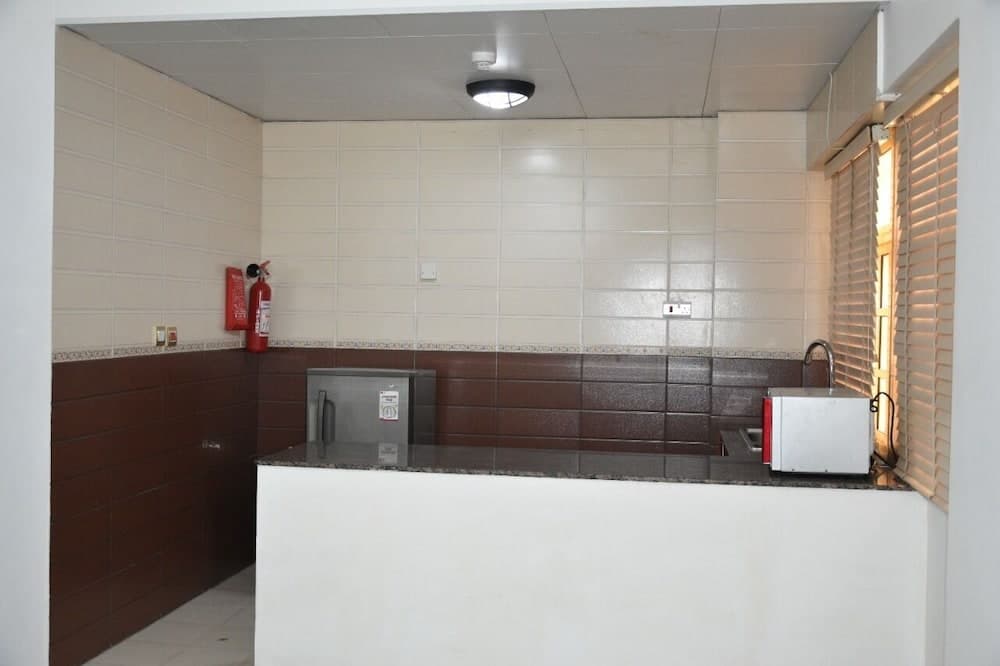 ROYAL SUITE HOTEL APARTMENTS, Saham, photo 6