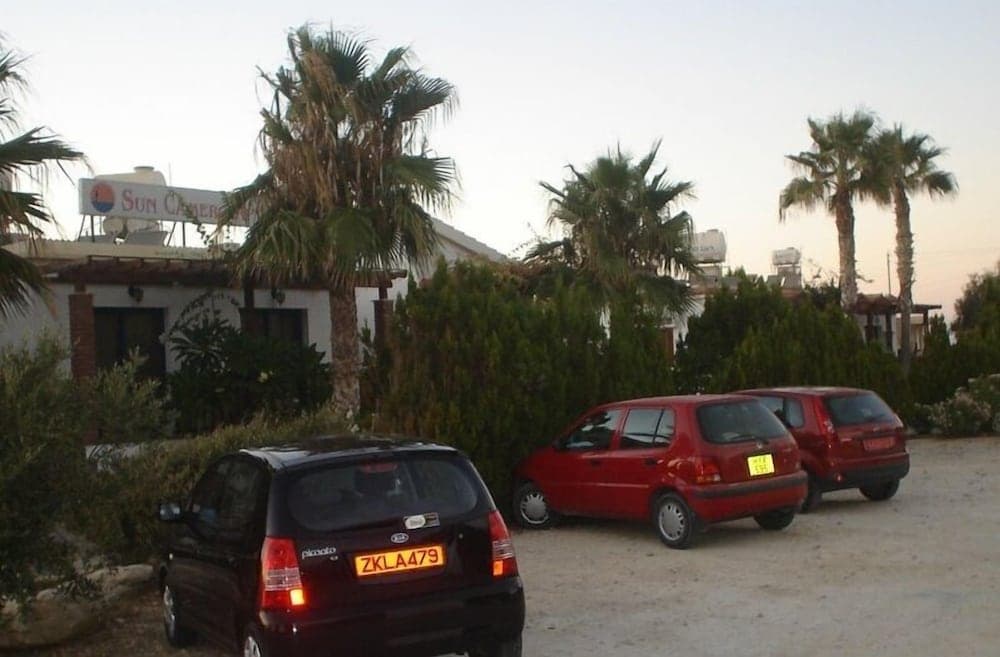 Sun Camero Apartments, Pomos