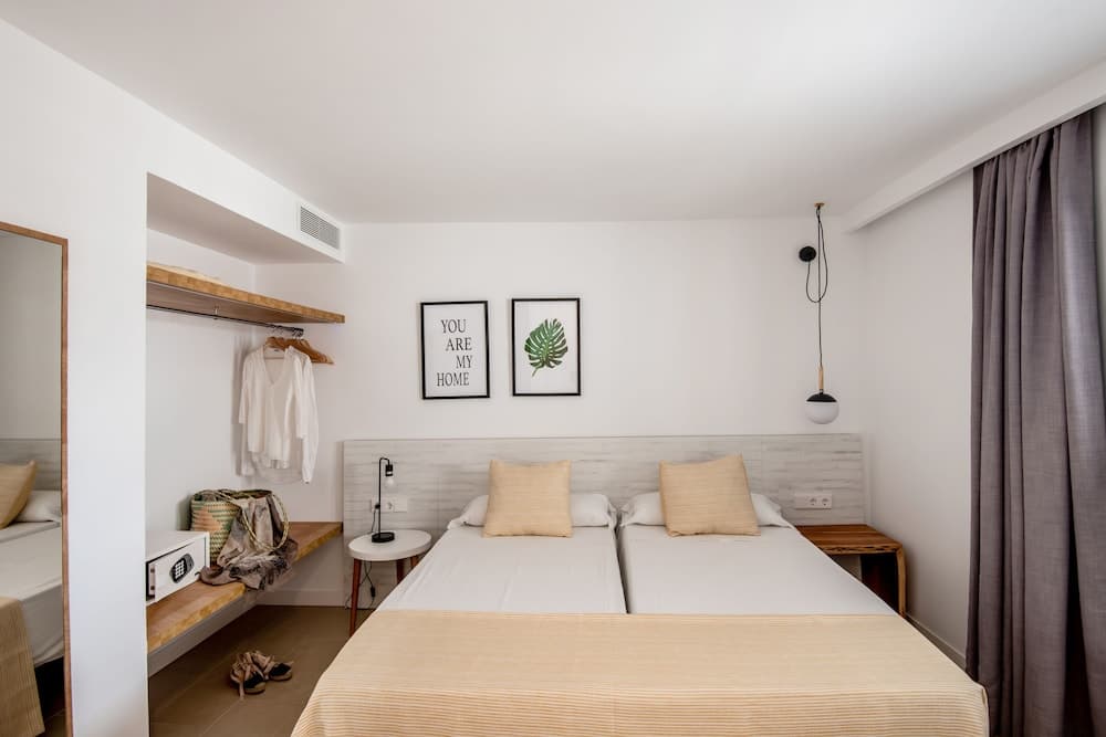 Apartamentos Es Pujols, Formentera, photo 4