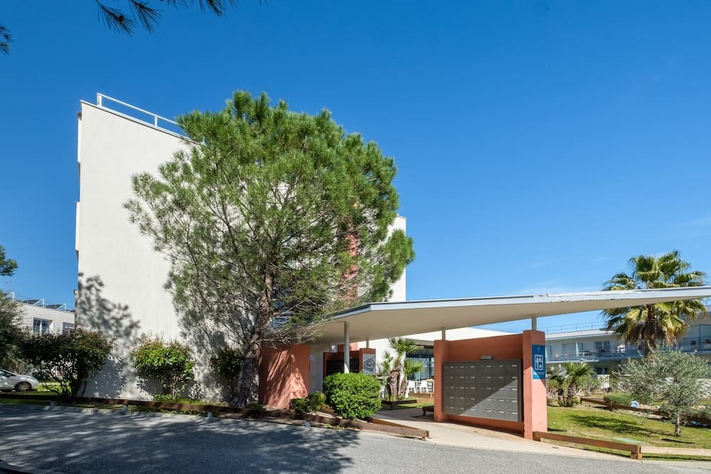 Comfort Aparthotel Antibes Le Maestria, Antibes