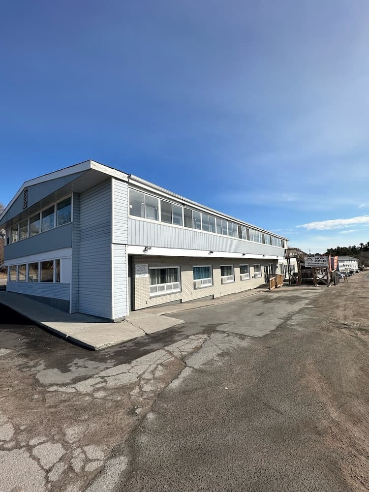Norman Bay Inn, Kenora