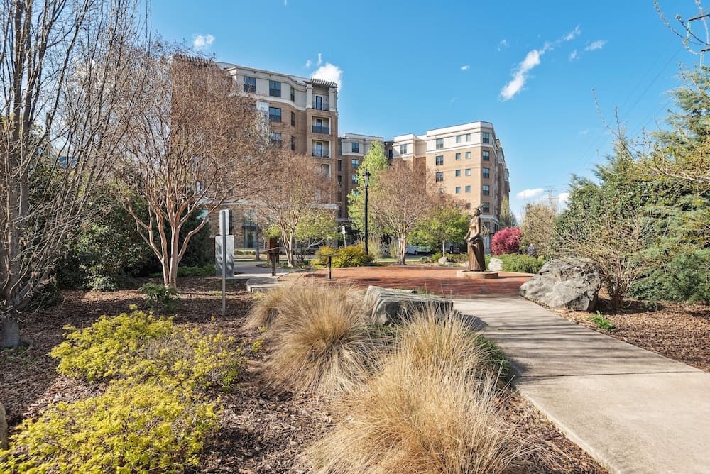 Kasa Dilworth Charlotte, Charlotte