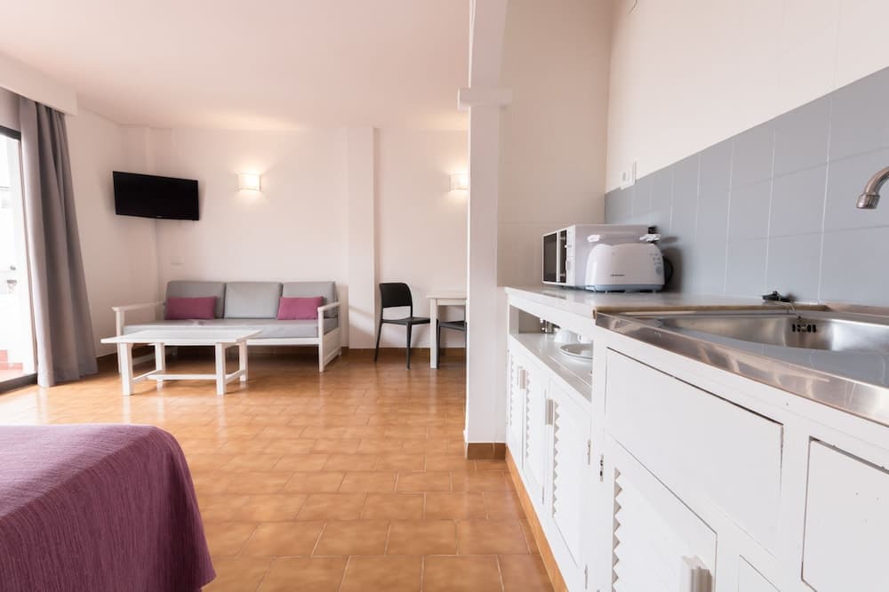 Apartamentos Orosol 2 by Typic Hotels, Sant Antoni de Portmany, photo 5