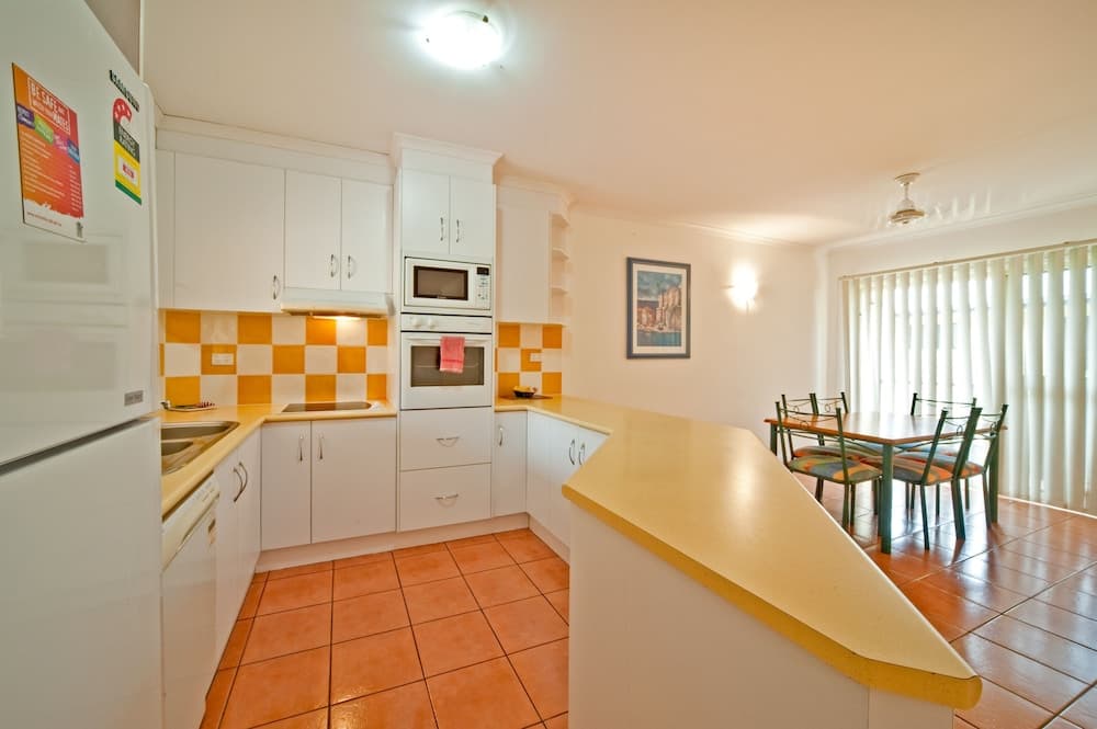 at Beach Court Holiday Villas, Cannonvale, photo 2