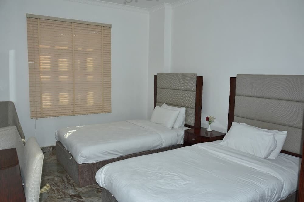 ROYAL SUITE HOTEL APARTMENTS, Saham, photo 2