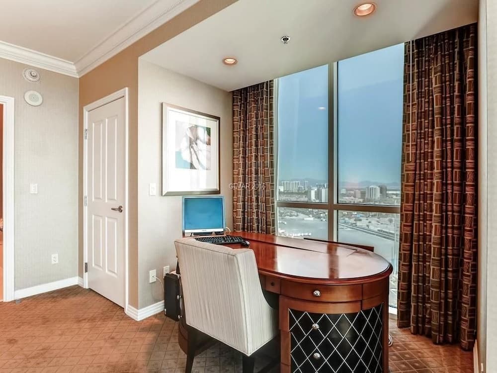 Fallon Luxury Rentals at The Signature, Las Vegas, photo 3
