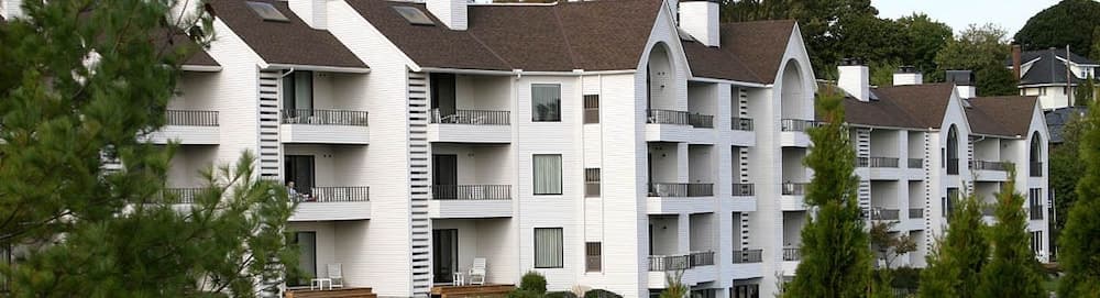Edgewater Inn- Charlevoix, Charlevoix, photo 4