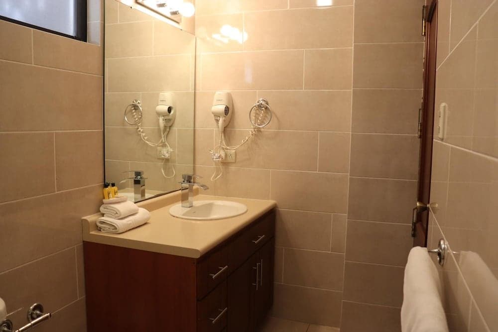 Suites Jardin Imperial, Guatemala City, photo 2