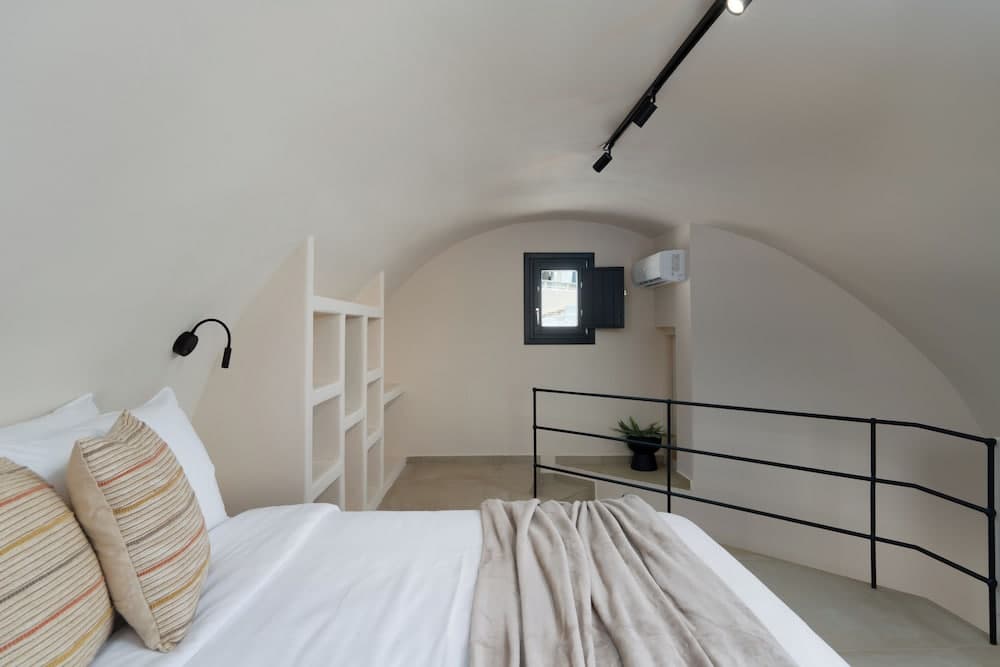 White Orchid Boutique Apartments, Santorini, photo 2