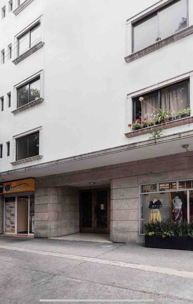 Tampico Apartments, Mexico City