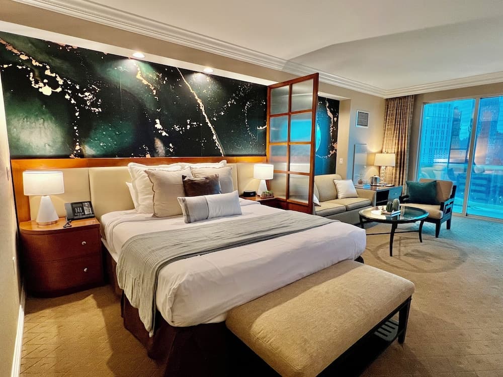 Premium Suite w/balcony at The Signature, Las Vegas, photo 6