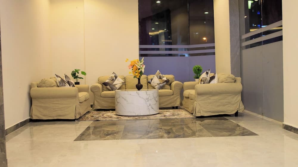 STAR NIGHT FURNISHED APARTMENTS, Fahaheel