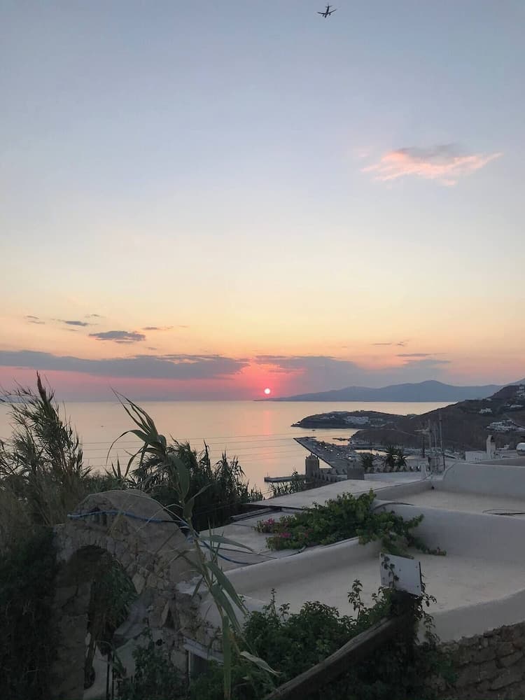 Eagles Nest Mykonos, Tourlos