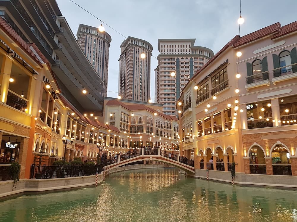 LUXE In Venice - The Venice Residences, Taguig