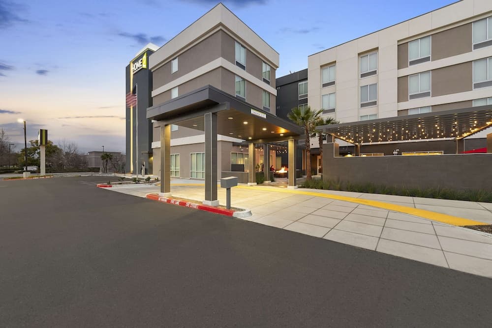 Baan Poolom Beachfront Condominium, Hua Hin