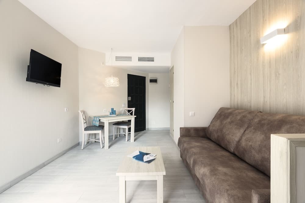 Aparthotel Marinda Garden, Ciutadella de Menorca, photo 3