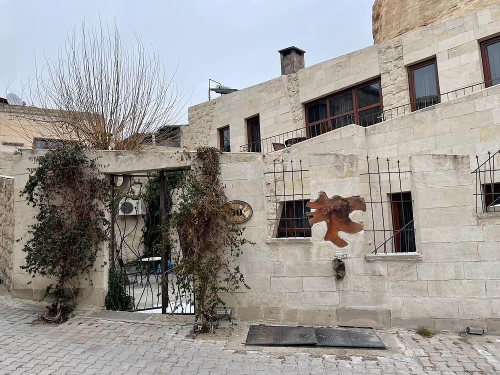 King Apart by Travellers, Nevsehir