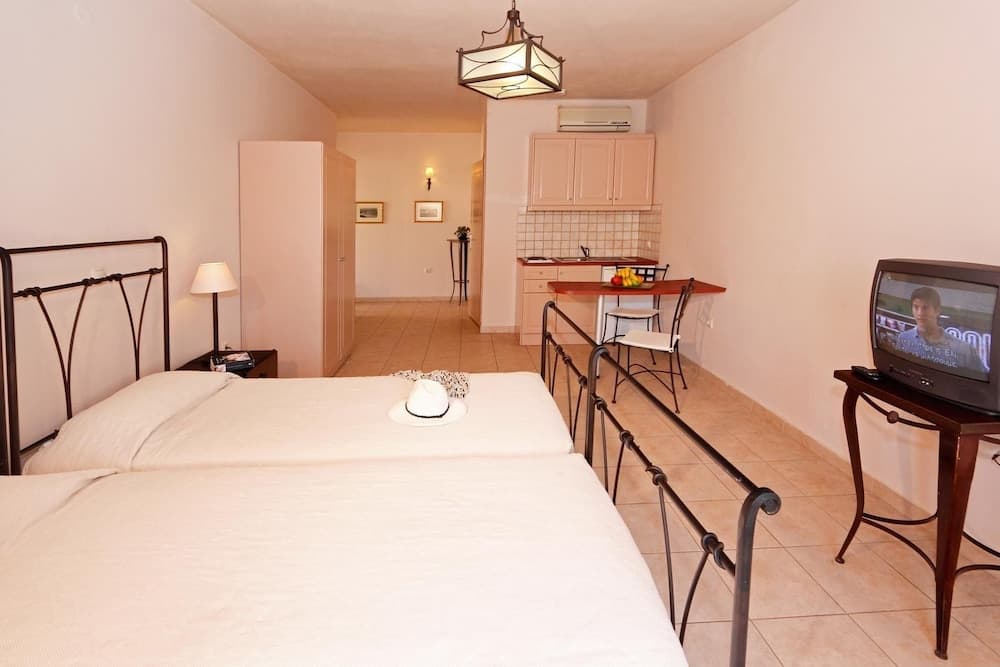 Lambrinos Suites, Platanias, photo 4