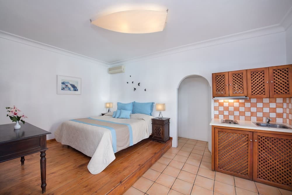 Meltemi Suites, Santorini, photo 4