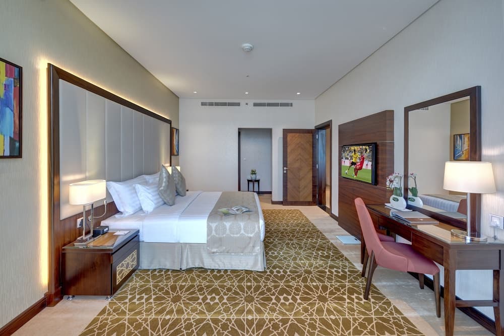 Royal Continental Suites, photo 2