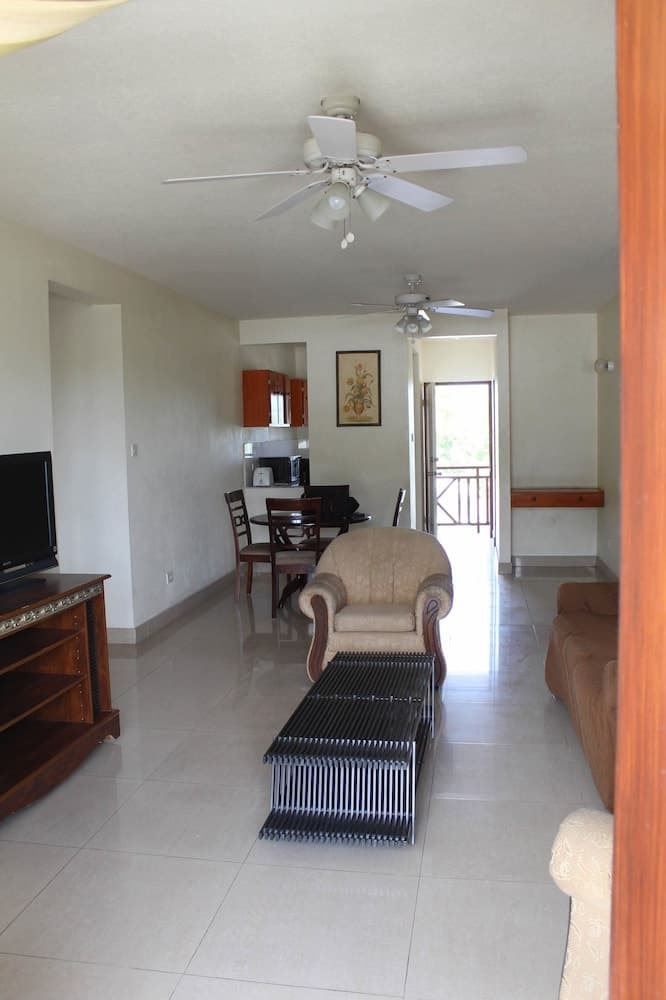 CHOJ Rentals - Sun Island Apartments, St. Lawrence Gap, photo 4