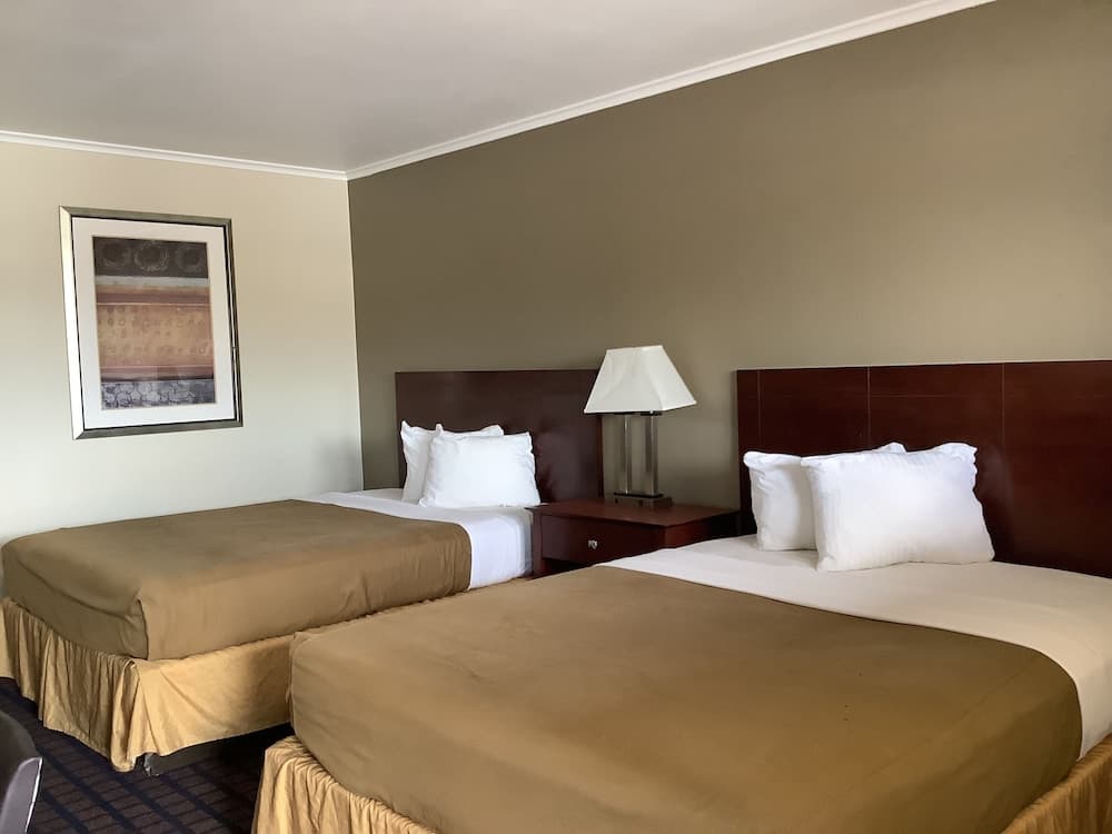 Silver Spur Vintage Inn & Suites, Dodge City, photo 6