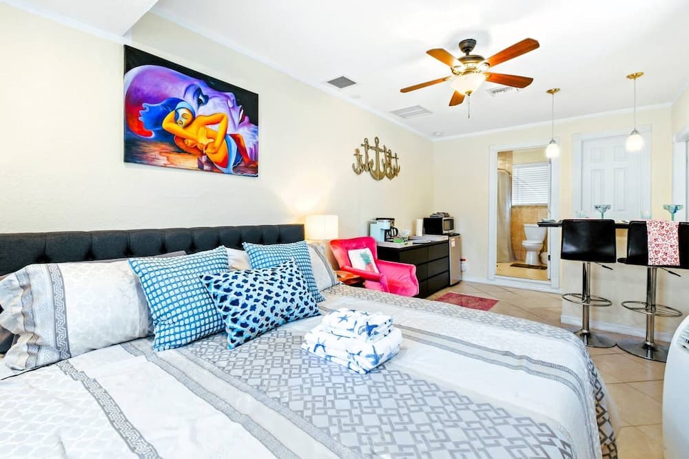 Home w/ Guest Suite Pool Near PGA & Beach, Palm Beach Gardens